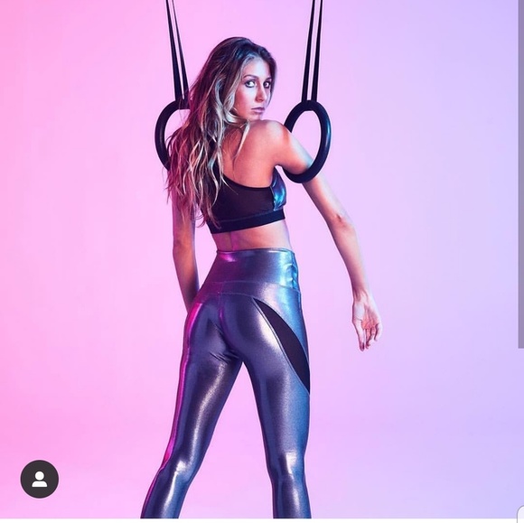 Sthenos METALIKA WARRIOR Capri Leggings
$149.00 metallic mirror shiny Euc - Picture 2 of 6